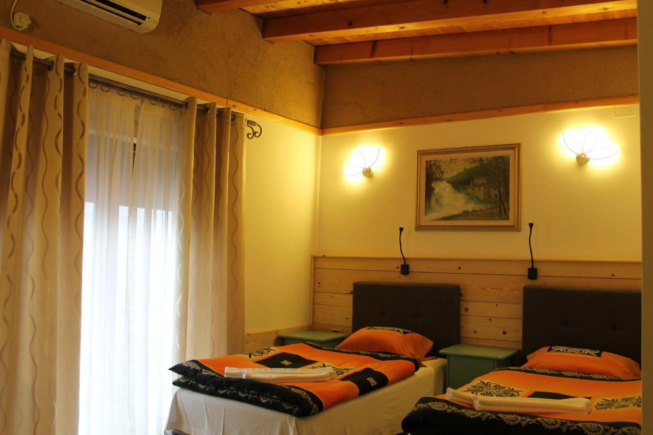 Hotel Tutto Galicnik Buitenkant foto